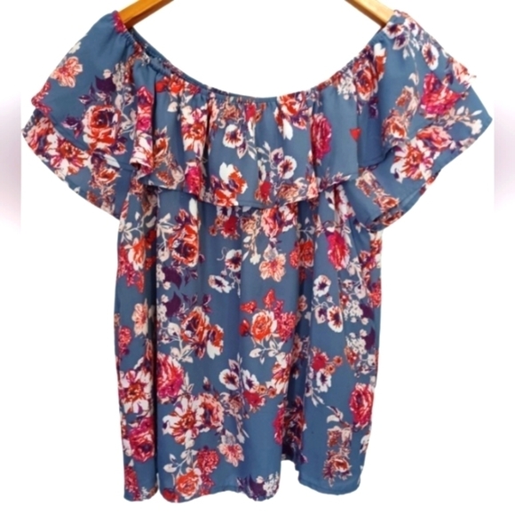 Xhilaration Tops - XHILARATION Floral Overlap Back Ruffle Top